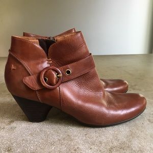 Brown leather Pikolinos booties